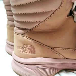 The North face Raedonda sneakers boots.